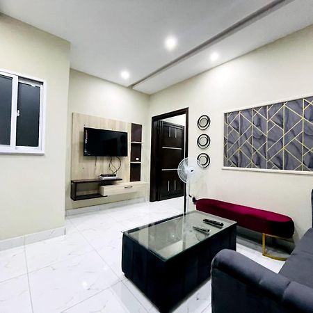 Ferienwohnung Eiffel Heights Bahria Lahore Exterior foto