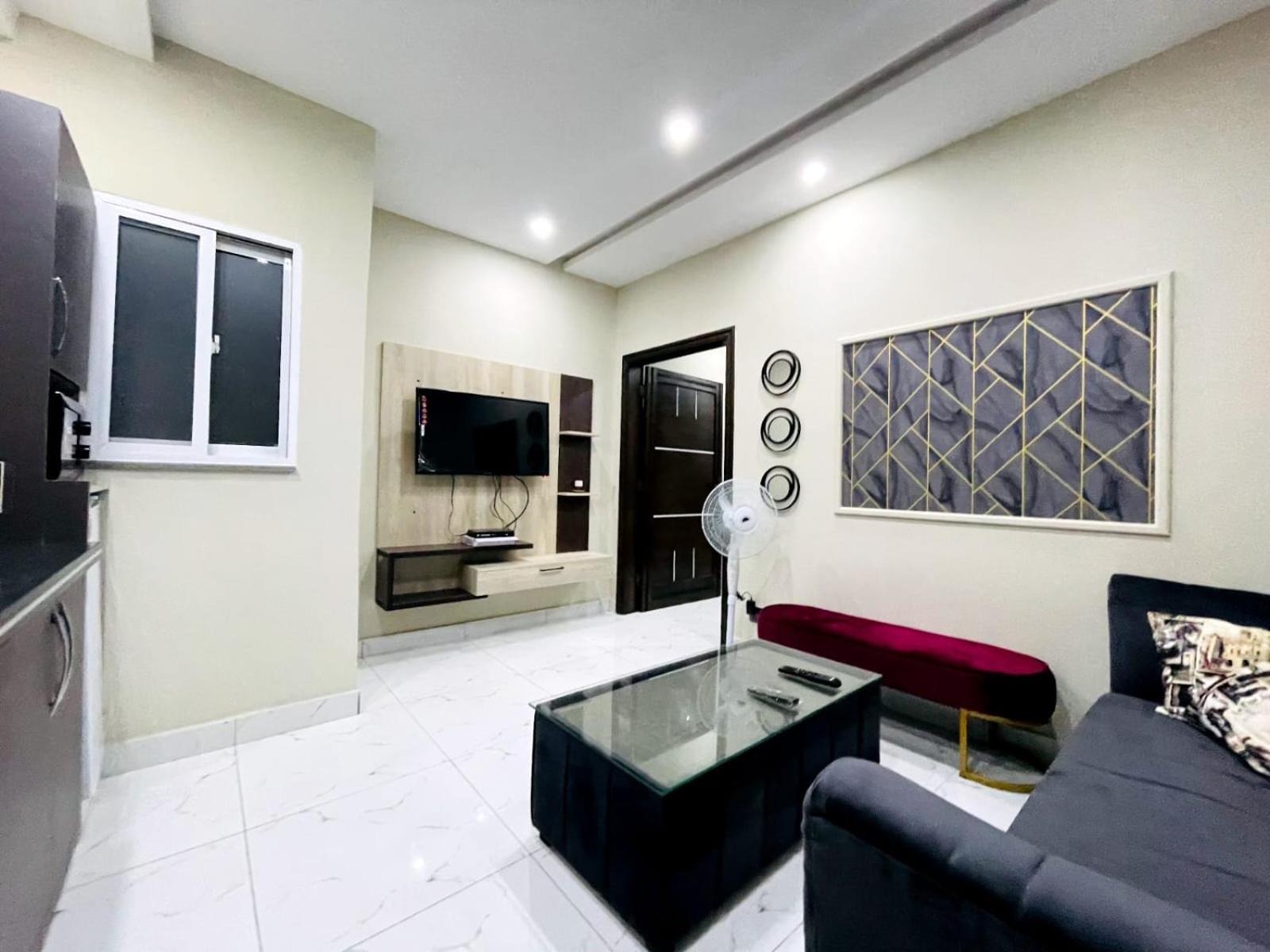 Ferienwohnung Eiffel Heights Bahria Lahore Exterior foto