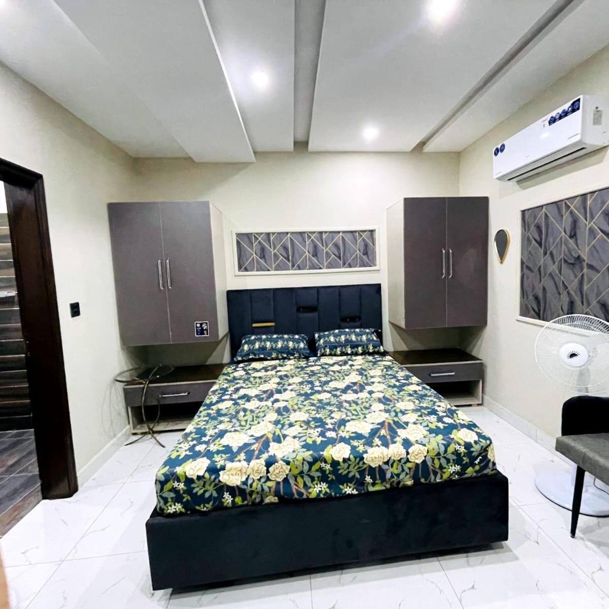 Ferienwohnung Eiffel Heights Bahria Lahore Exterior foto